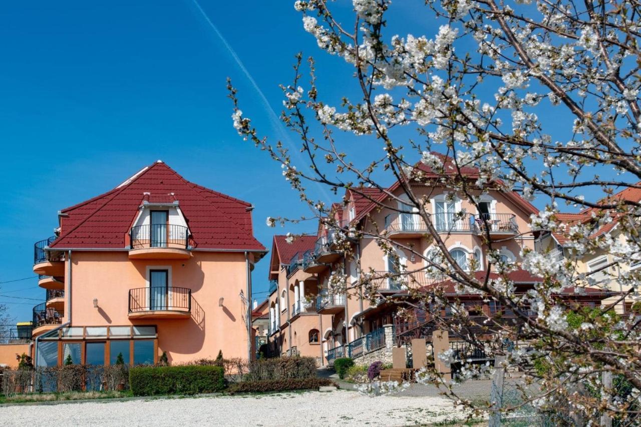 Fonix Wellness *** 1 A Epulet Bed & Breakfast Hévíz Exterior foto