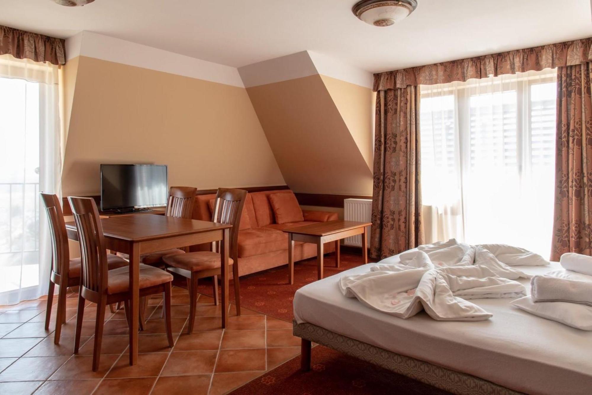 Fonix Wellness *** 1 A Epulet Bed & Breakfast Hévíz Exterior foto
