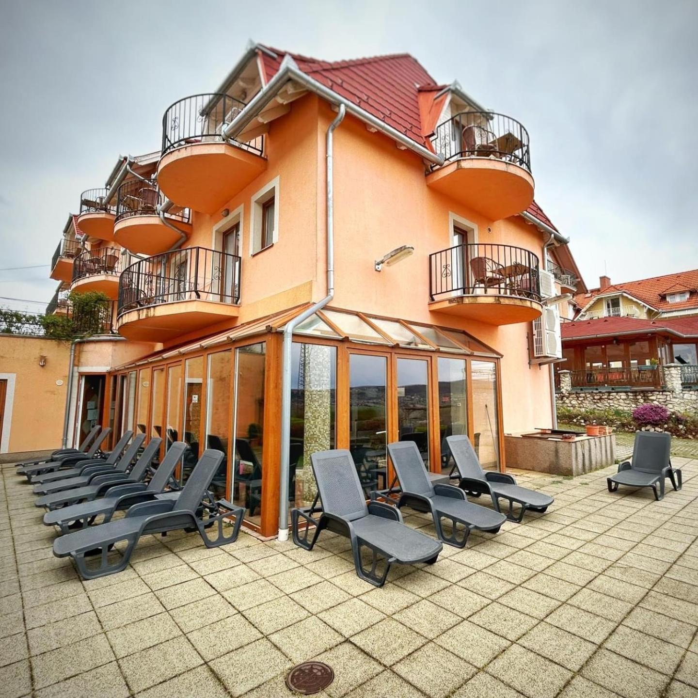 Fonix Wellness *** 1 A Epulet Bed & Breakfast Hévíz Exterior foto